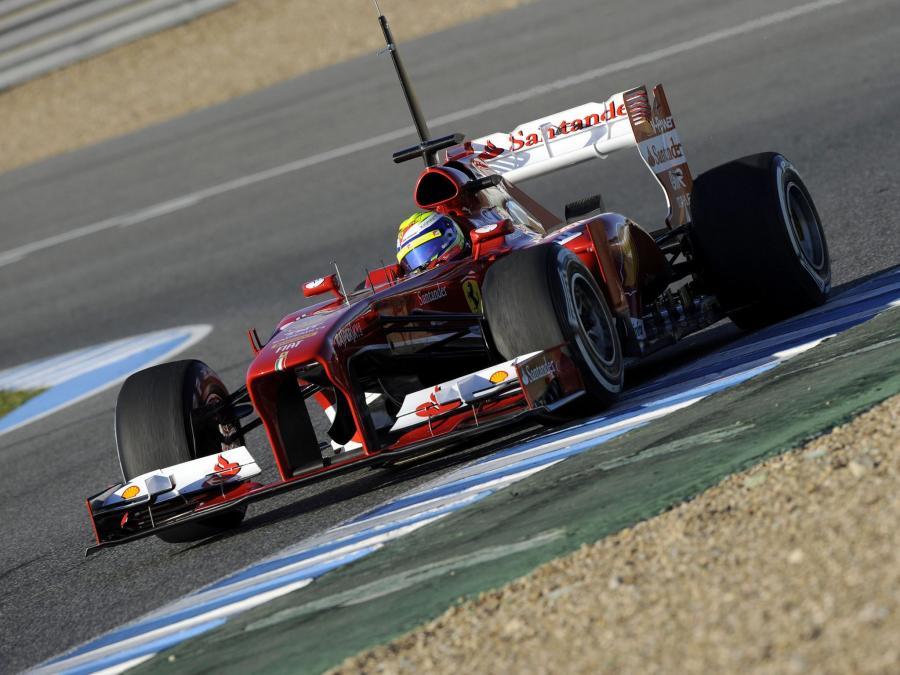  Ferrari F138 2013 года  (фото 1 из 16)